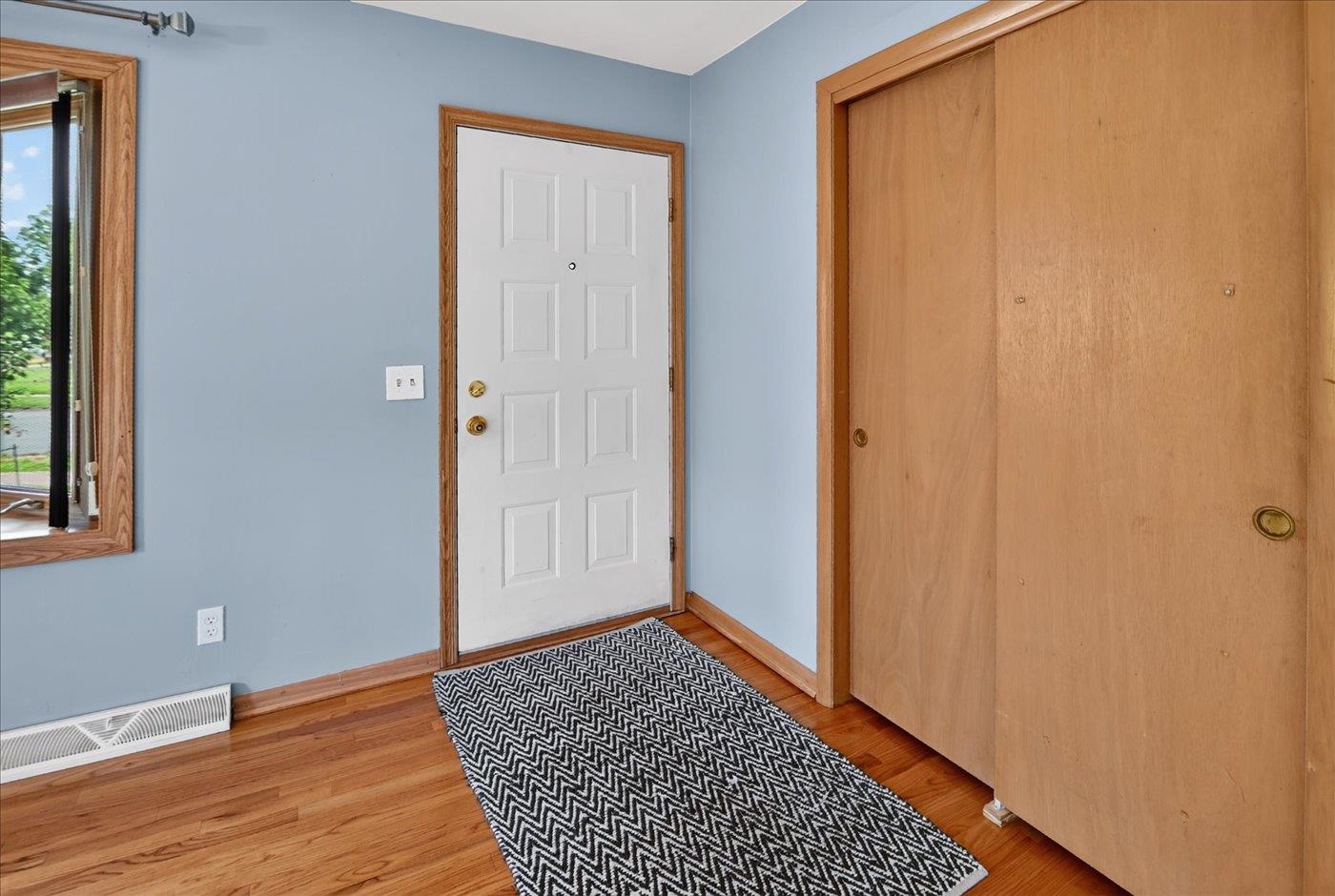4521 Jade Lane Madison, WI 53714 - Photo 4 of 45
