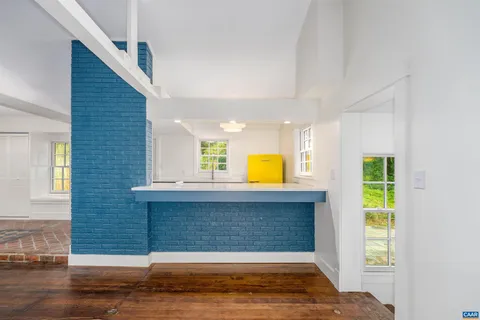 $400,000 | 2068 Lakeside Drive, Charlottesville, VA 22901