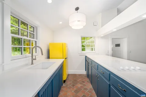 $400,000 | 2068 Lakeside Drive, Charlottesville, VA 22901