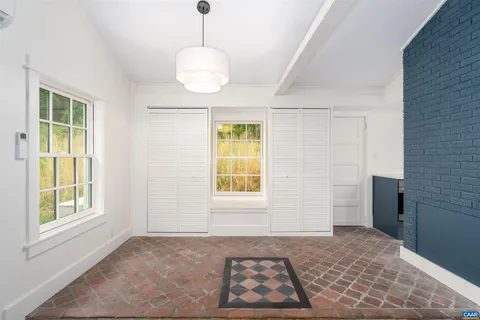 $400,000 | 2068 Lakeside Drive, Charlottesville, VA 22901
