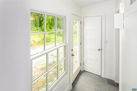 $400,000 | 2068 Lakeside Drive, Charlottesville, VA 22901