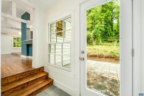 $400,000 | 2068 Lakeside Drive, Charlottesville, VA 22901