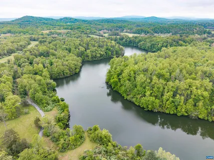 $400,000 | 2068 Lakeside Drive, Charlottesville, VA 22901