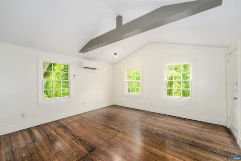 $400,000 | 2068 Lakeside Drive, Charlottesville, VA 22901