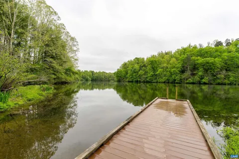 $400,000 | 2068 Lakeside Drive, Charlottesville, VA 22901