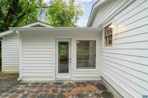 $400,000 | 2068 Lakeside Drive, Charlottesville, VA 22901