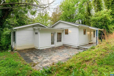$400,000 | 2068 Lakeside Drive, Charlottesville, VA 22901