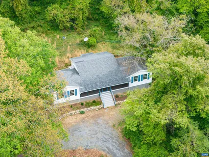 $400,000 | 2068 Lakeside Drive, Charlottesville, VA 22901