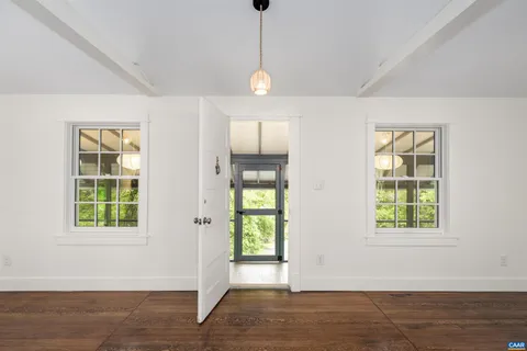 $400,000 | 2068 Lakeside Drive, Charlottesville, VA 22901