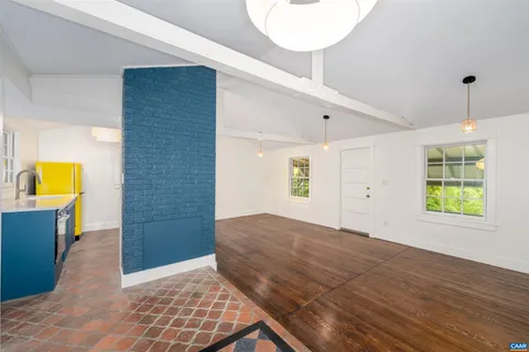 $400,000 | 2068 Lakeside Drive, Charlottesville, VA 22901