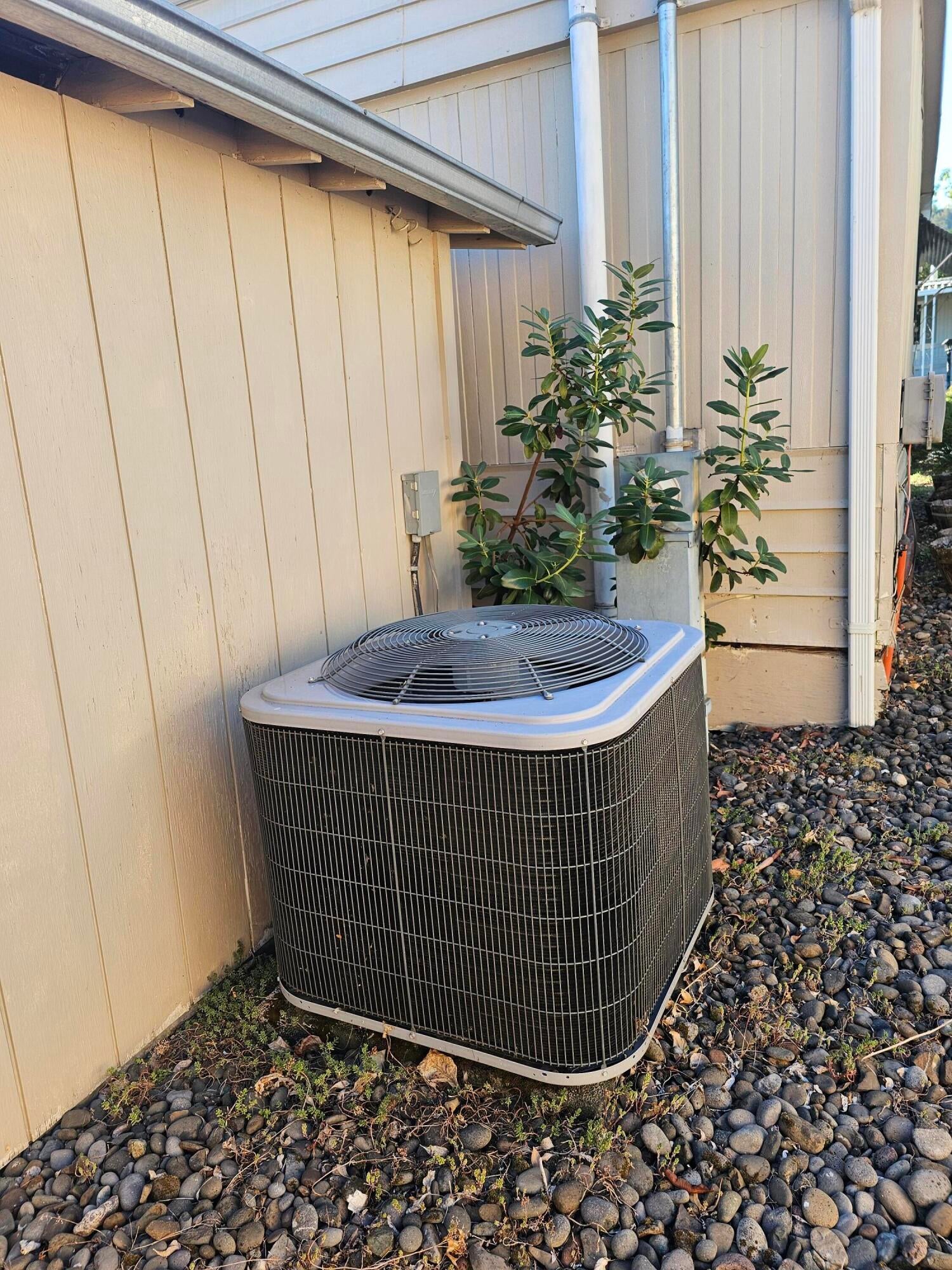 3955 South Stage Road, Unit 19 Medford, OR 97501 - Photo 21 of 22 20240924_084719