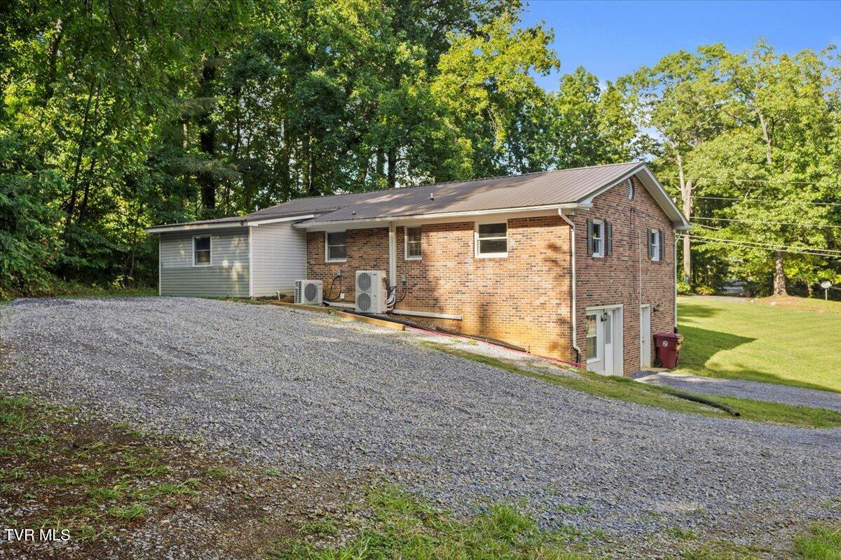3907 Timberlake Road, Unit 2 Johnson City, TN 37601 - Photo 5 of 35 05-128A7788