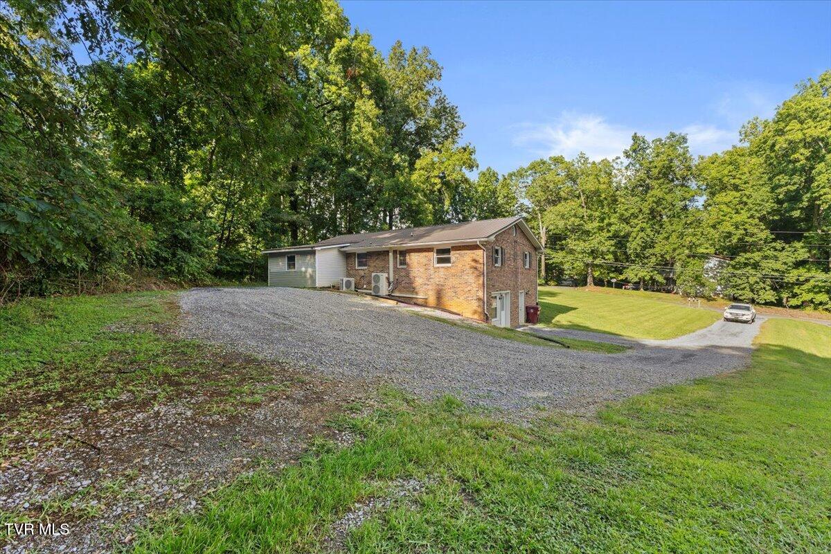 3907 Timberlake Road, Unit 2 Johnson City, TN 37601 - Photo 6 of 35 06-128A7791