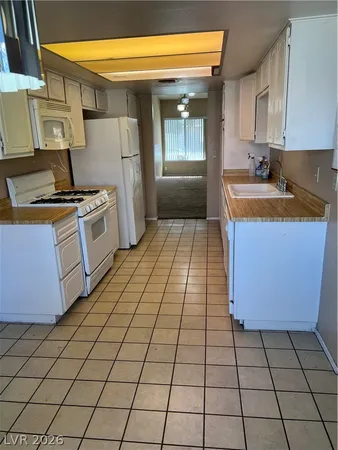 $1,750 | 2625 Lourdes Avenue, Las Vegas, NV 89102
