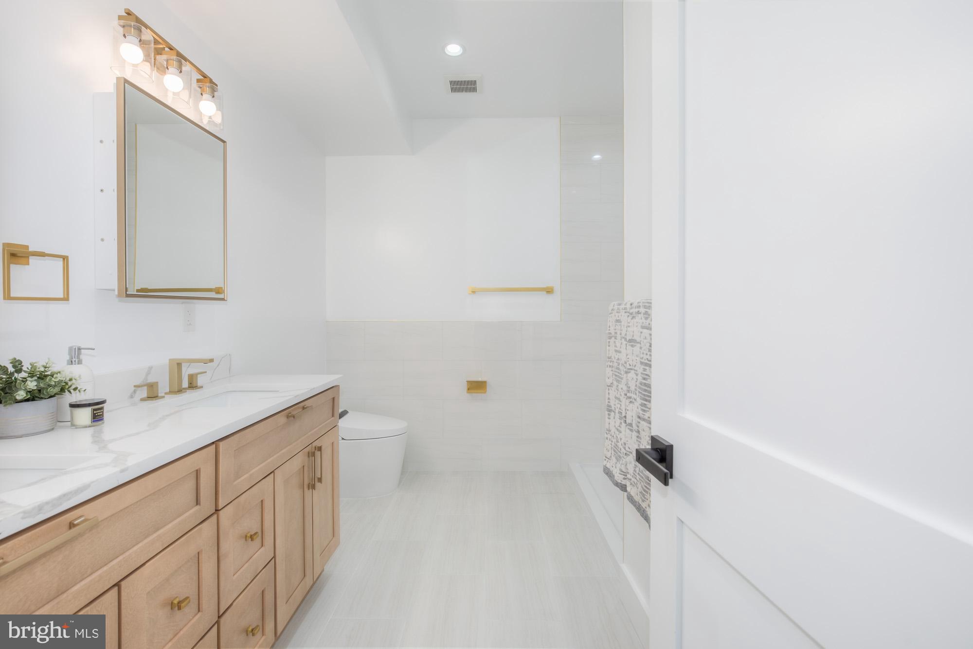 1218 5th Street Northeast, Unit A Washington, DC 20002 - Photo 14 of 25 Palatial primary bath