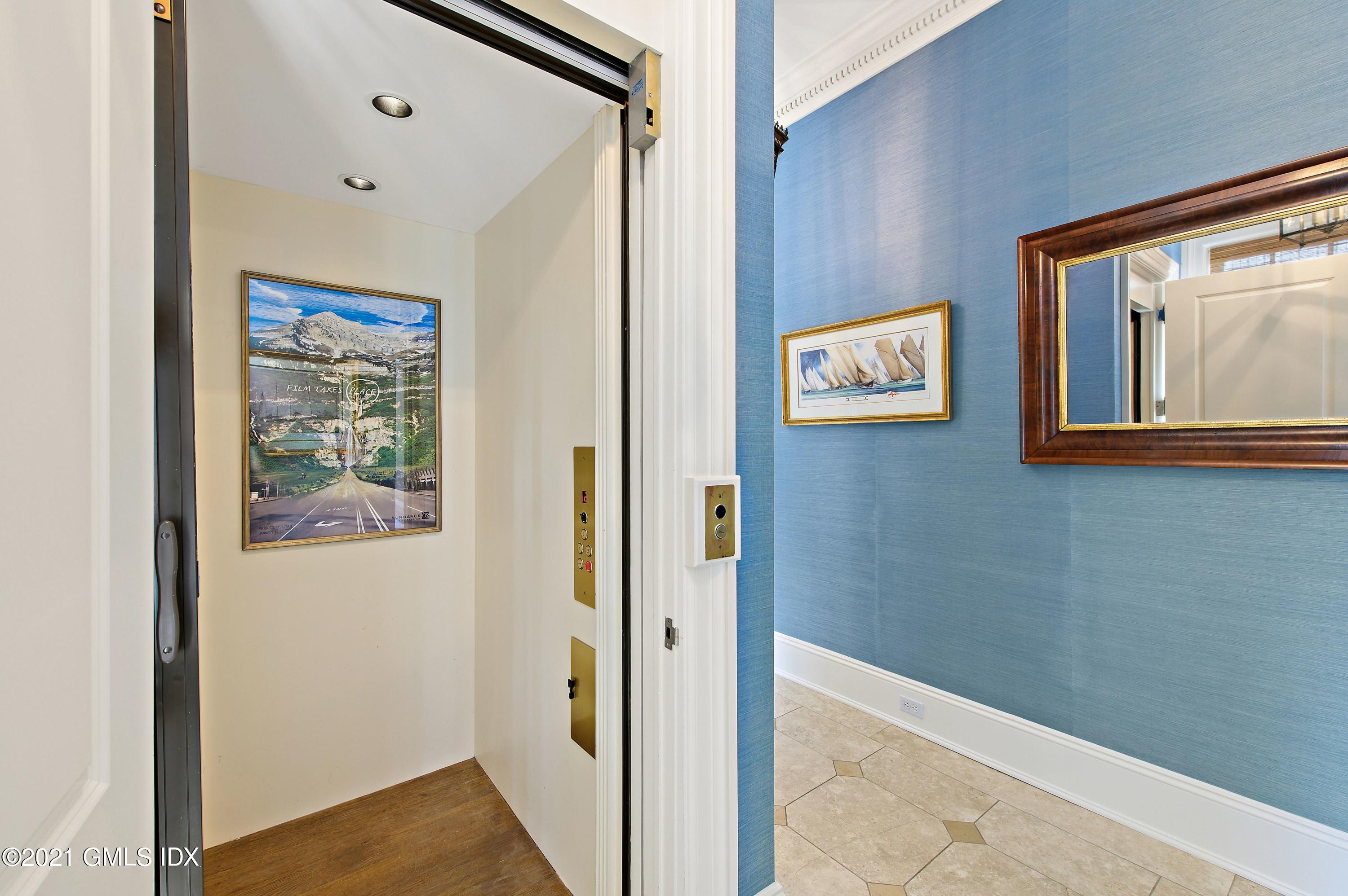 435 Round Hill Road Greenwich, CT 06831 - Photo 24 of 44 a view of front door