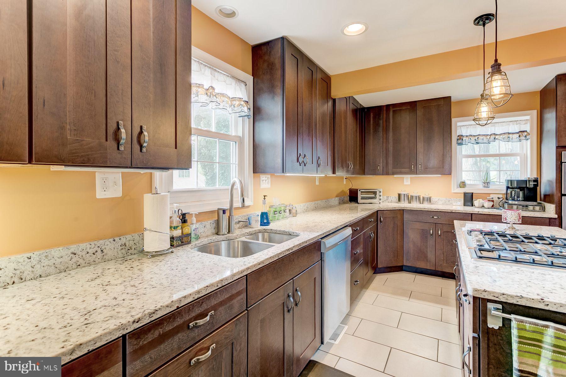4305 Mispillion Road Baltimore, MD 21236 - Photo 7 of 37 AMAZING KITCHEN