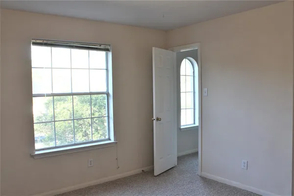$2,700 | 71 North Brooksedge Circle, The Woodlands, TX 77382