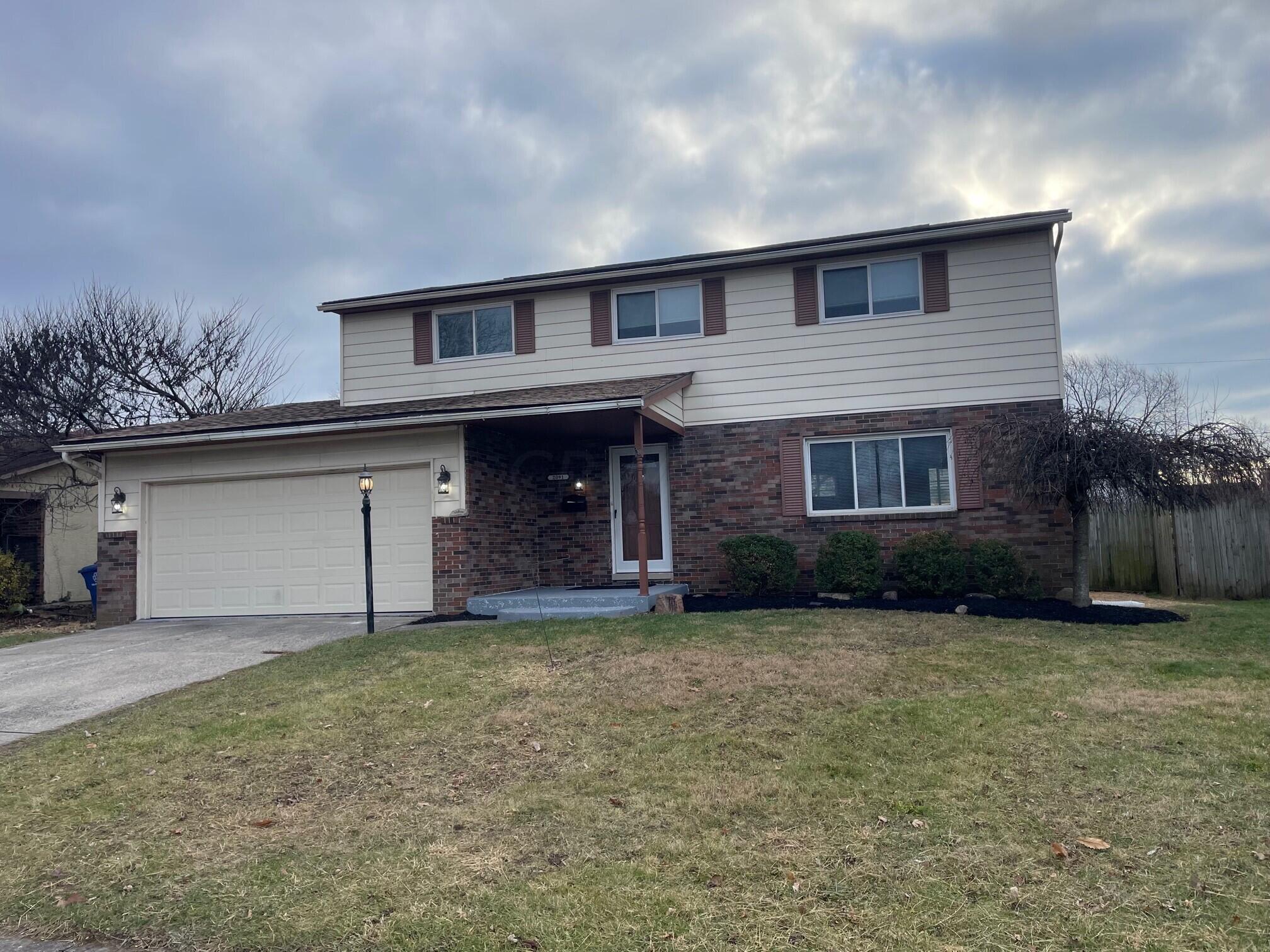 2091 Brittany Road Columbus, OH 43229 - Photo 1 of 24 R1 (1)