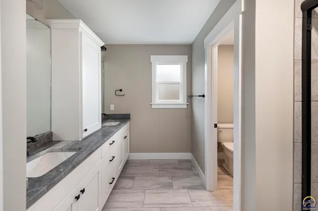 $424,995 | 4406 Southwest Lakeside Drive, Topeka, KS 66610