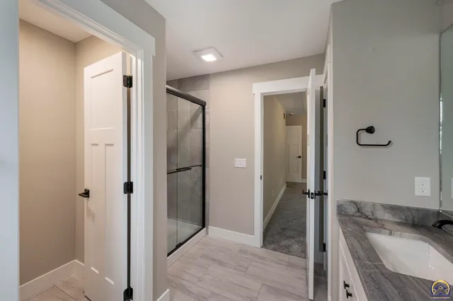 $424,995 | 4406 Southwest Lakeside Drive, Topeka, KS 66610