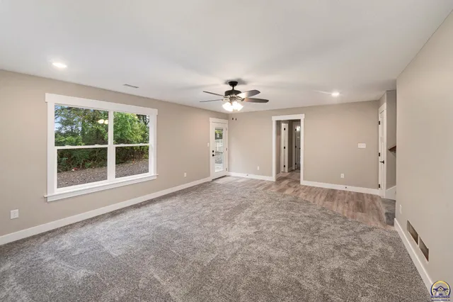 $424,995 | 4406 Southwest Lakeside Drive, Topeka, KS 66610