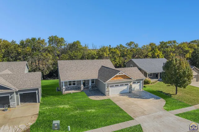$424,995 | 4406 Southwest Lakeside Drive, Topeka, KS 66610