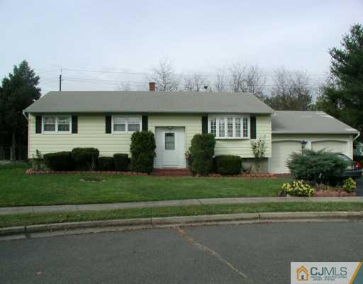 8 Elizabeth Court Edison, NJ 08817 - Photo 1 of 8