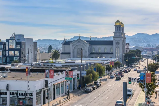 a picture of city view