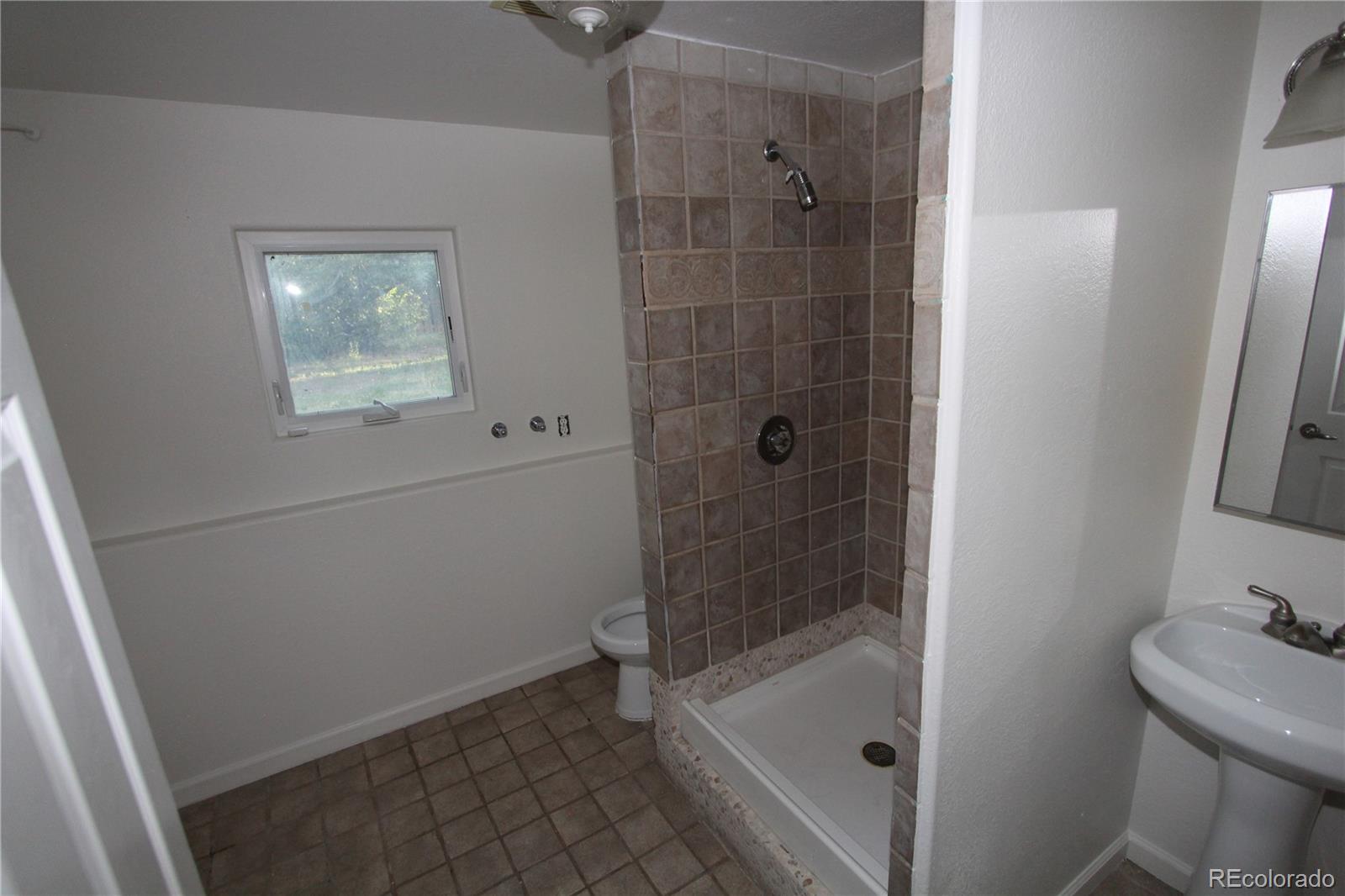 4581 Fraser Way Denver, CO 80239 - Photo 11 of 19