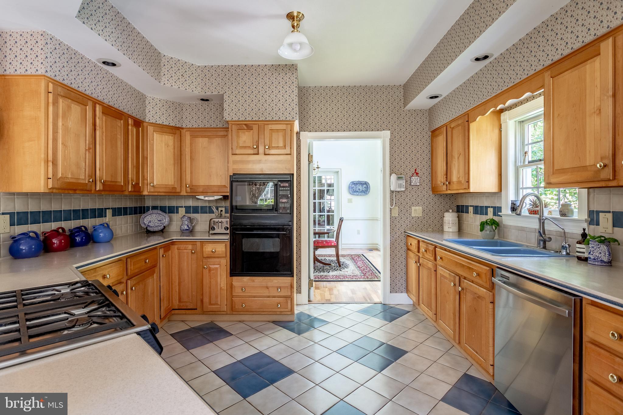 2095 Knight Road Pennsburg, PA 18073 - Photo 23 of 47
