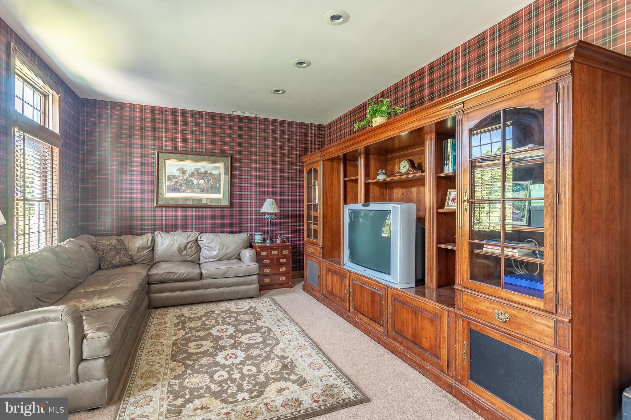 2095 Knight Road Pennsburg, PA 18073 - Photo 25 of 47
