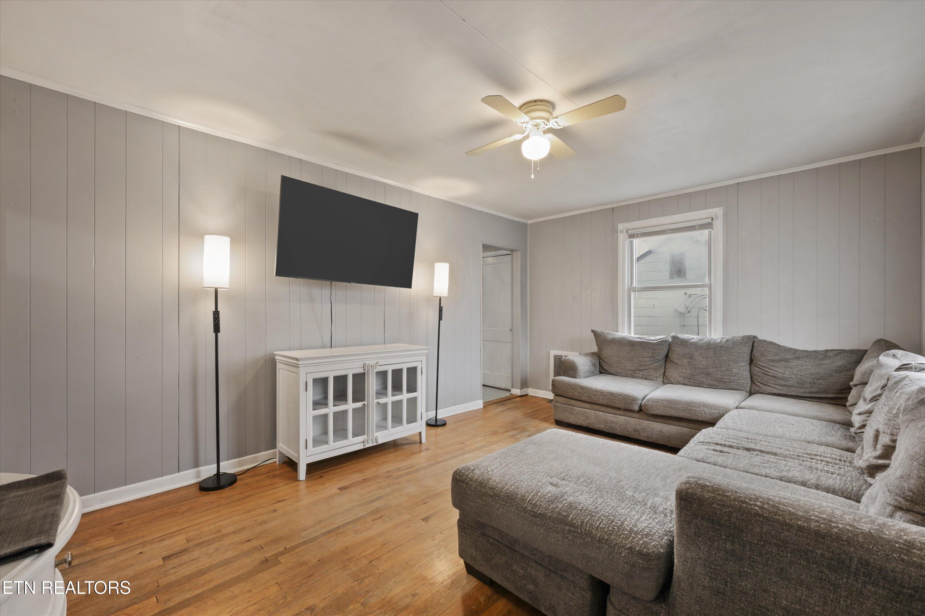 4303 Bruhin Road Knoxville, TN 37912 - Photo 11 of 19 Original Wood Floors!