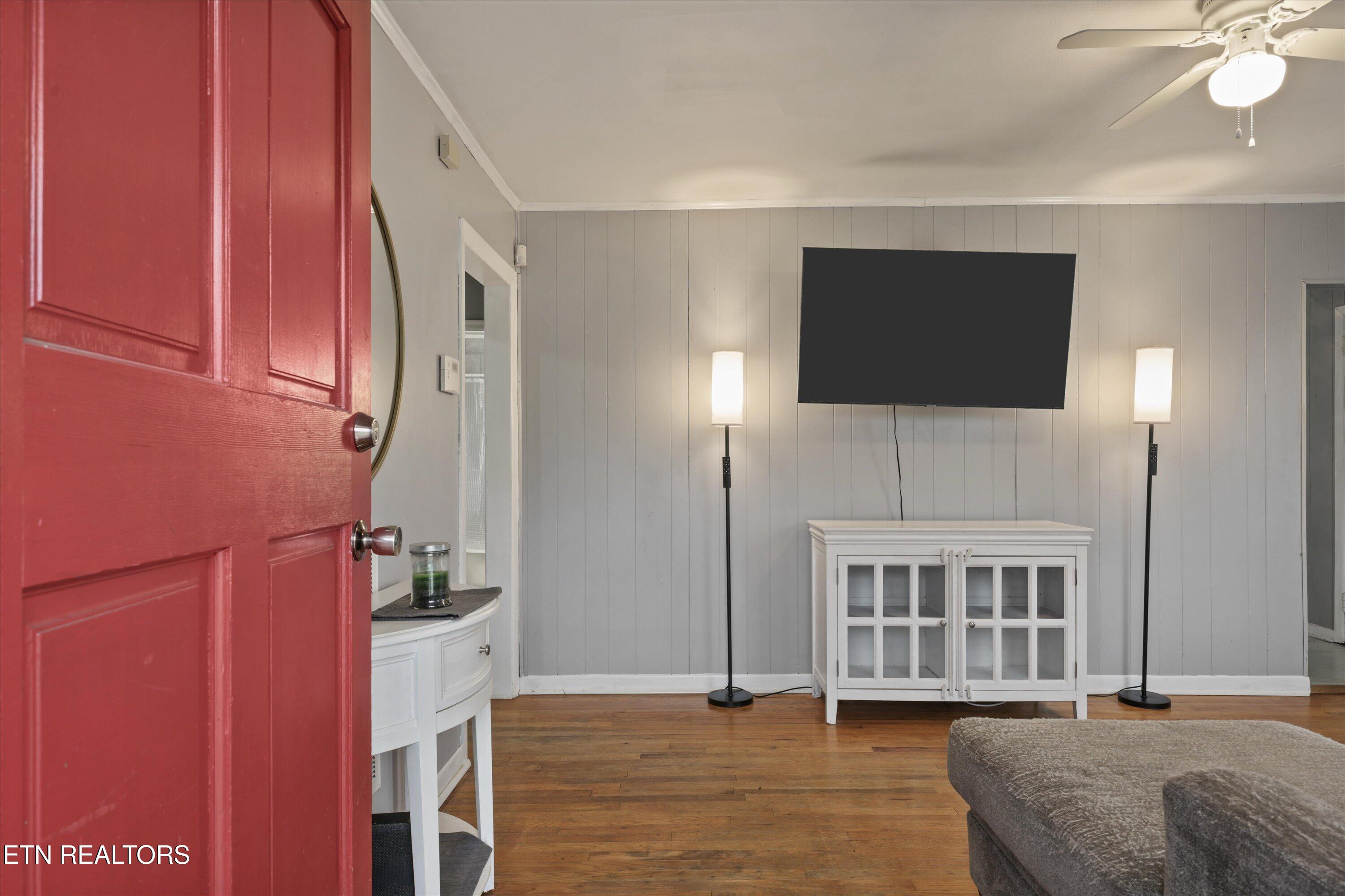 4303 Bruhin Road Knoxville, TN 37912 - Photo 13 of 19 Inviting Entry Into Living Room