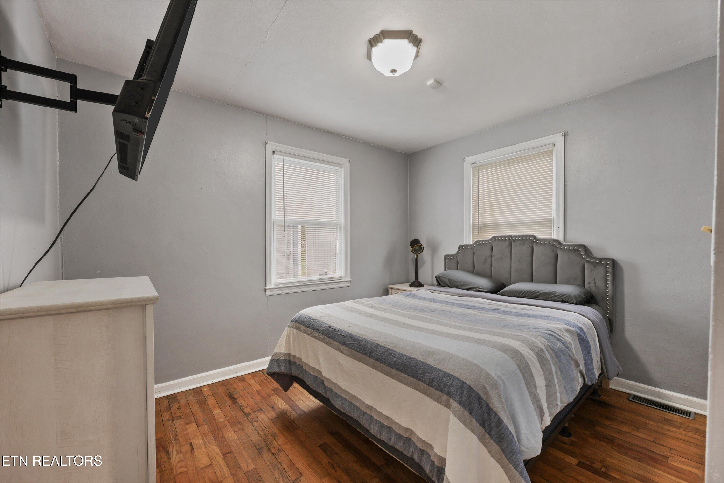 4303 Bruhin Road Knoxville, TN 37912 - Photo 4 of 19 Bedroom 2