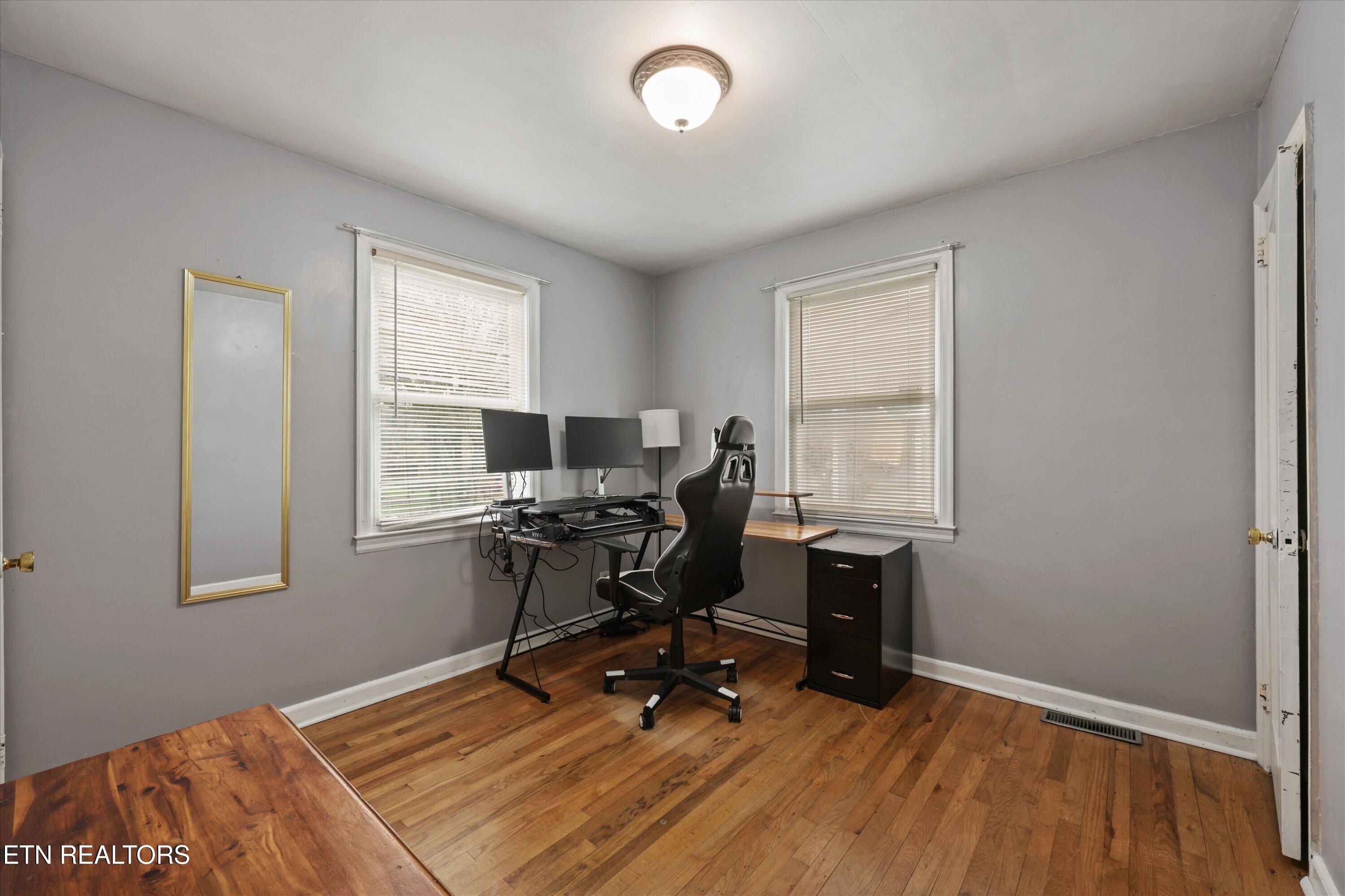 4303 Bruhin Road Knoxville, TN 37912 - Photo 5 of 19 Bedroom 1