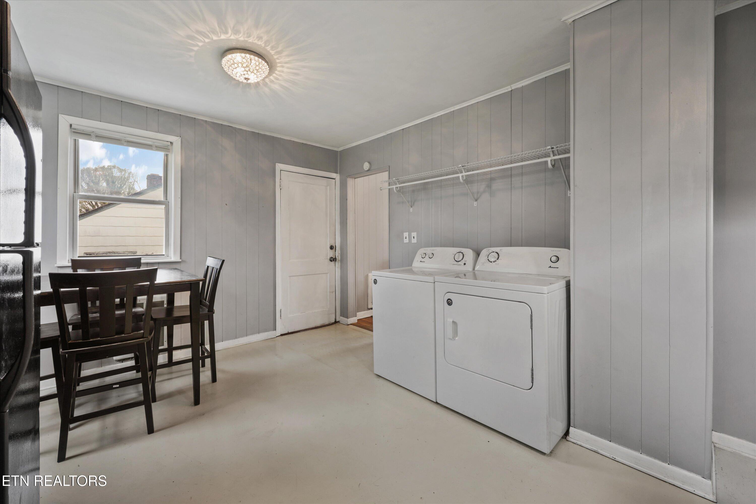 4303 Bruhin Road Knoxville, TN 37912 - Photo 7 of 19 Eat-in Kitchen