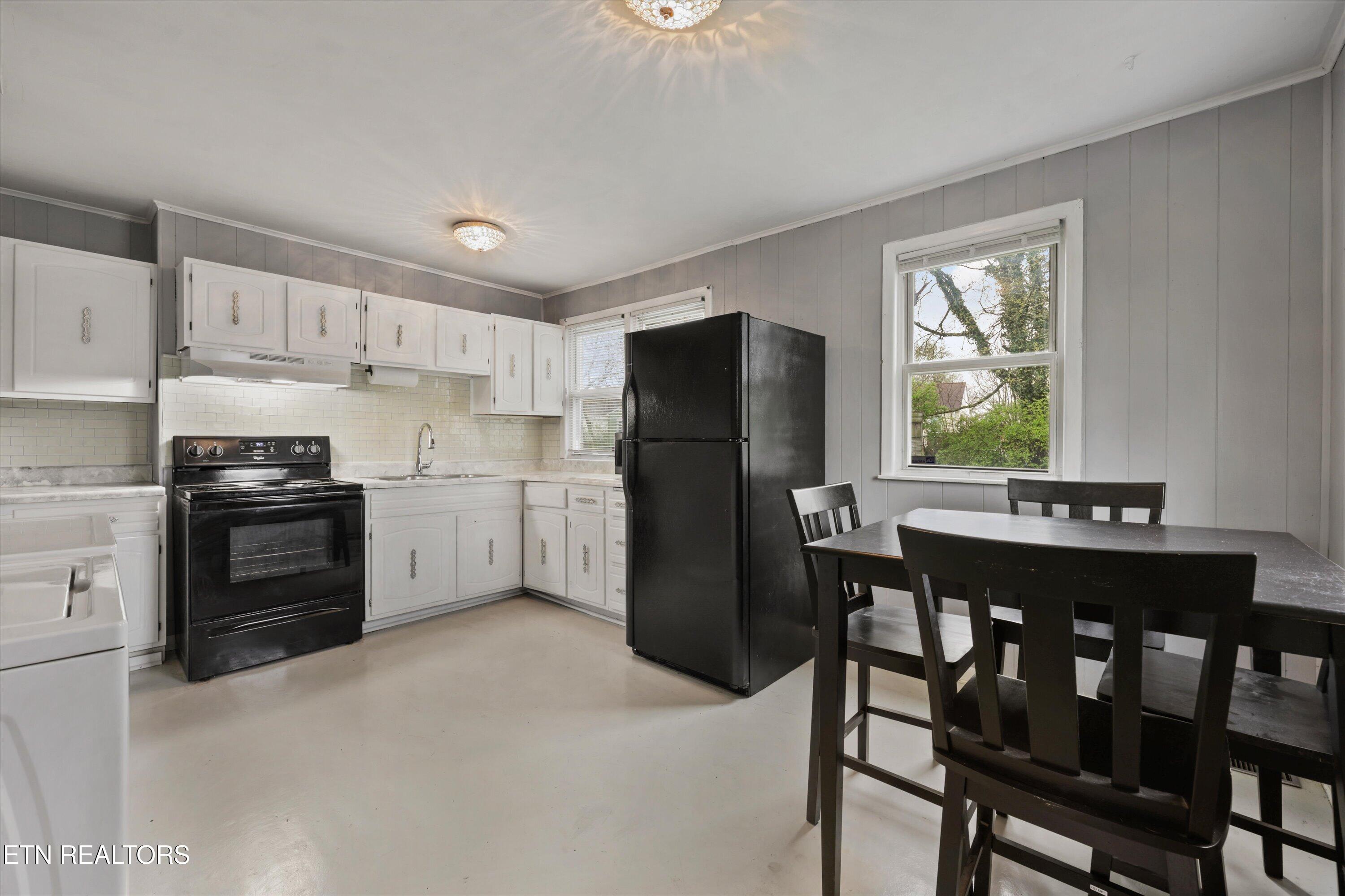 4303 Bruhin Road Knoxville, TN 37912 - Photo 9 of 19 Kitchen