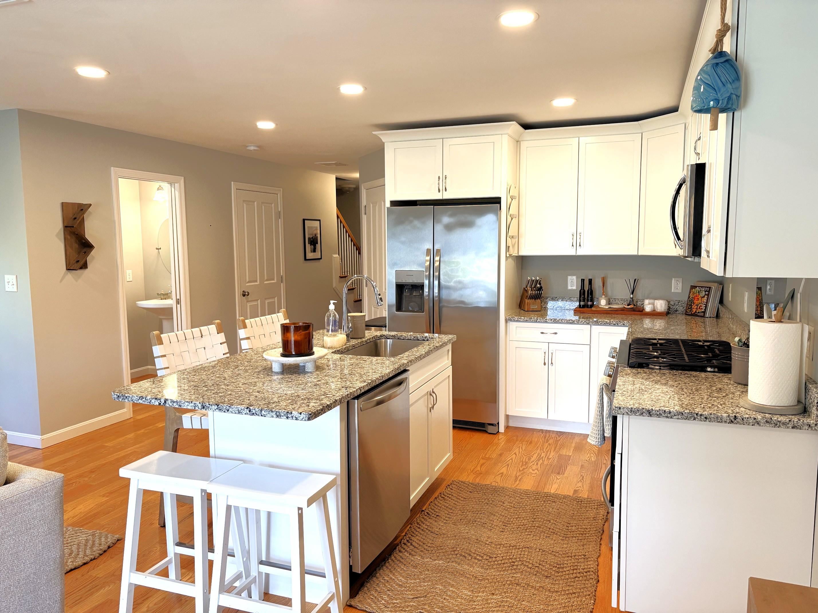 8 Cranberry Way Manchester, NH 03109 - Photo 5 of 23