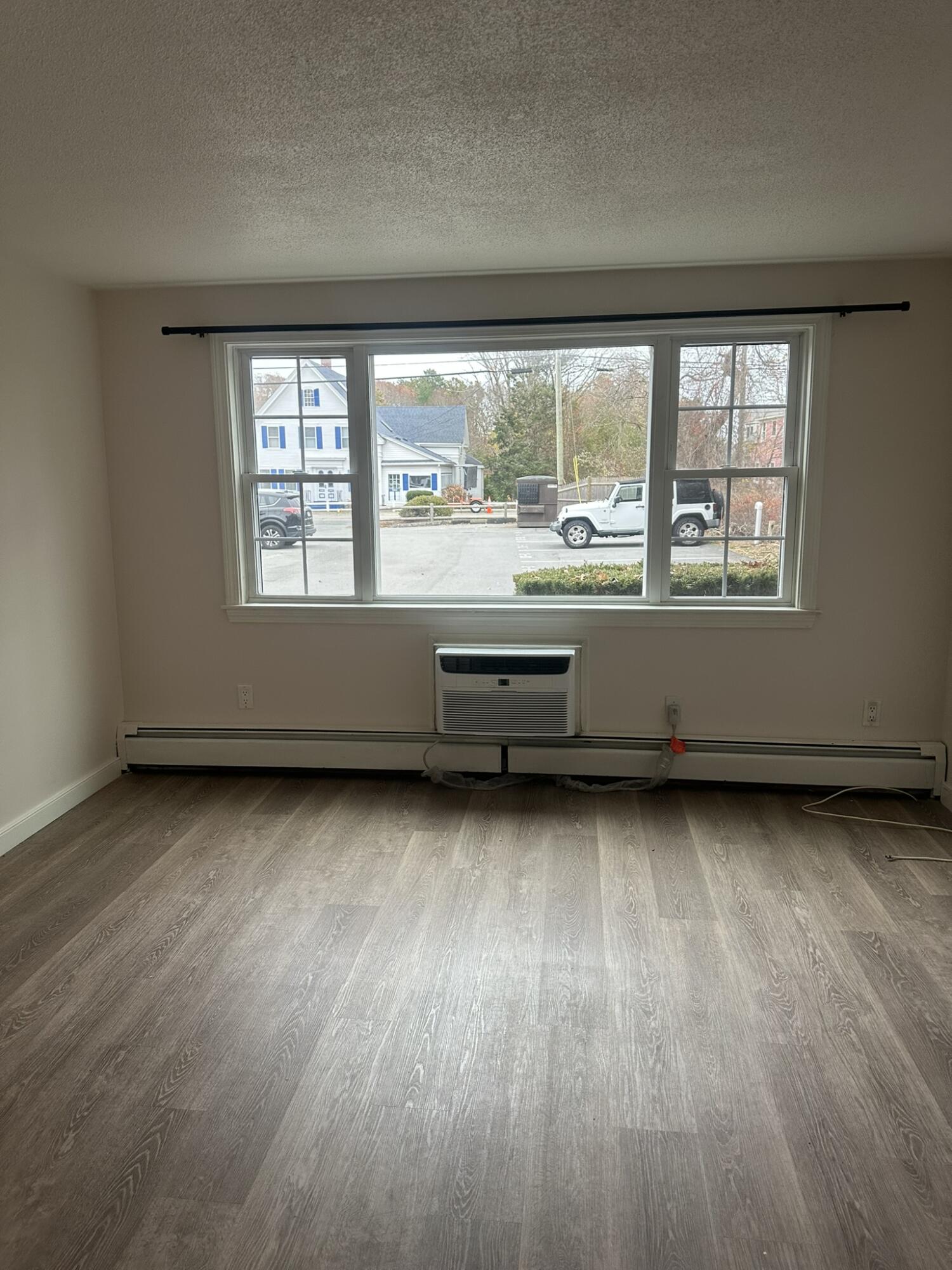 428 Main Street, Unit 111 West Dennis, MA 02670 - Photo 12 of 17 Liv Room