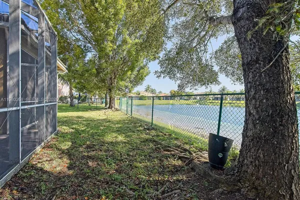 a view of a garden with a tree