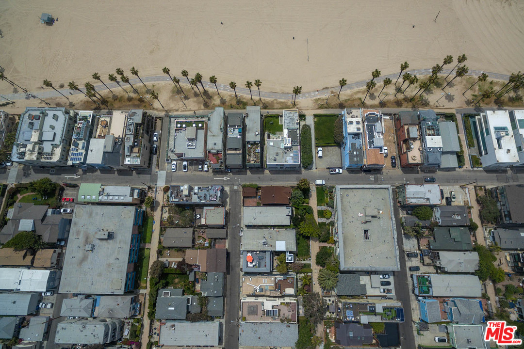 22 28th Avenue Venice, CA 90291 - Photo 2 of 18