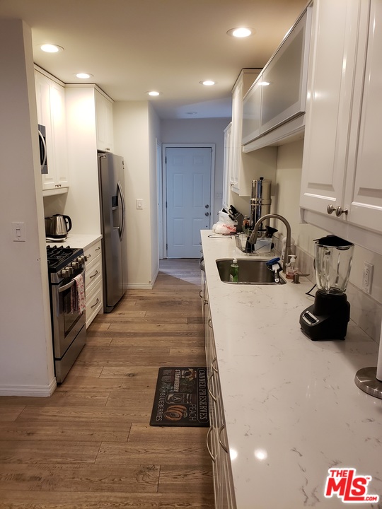 22 28th Avenue Venice, CA 90291 - Photo 12 of 18