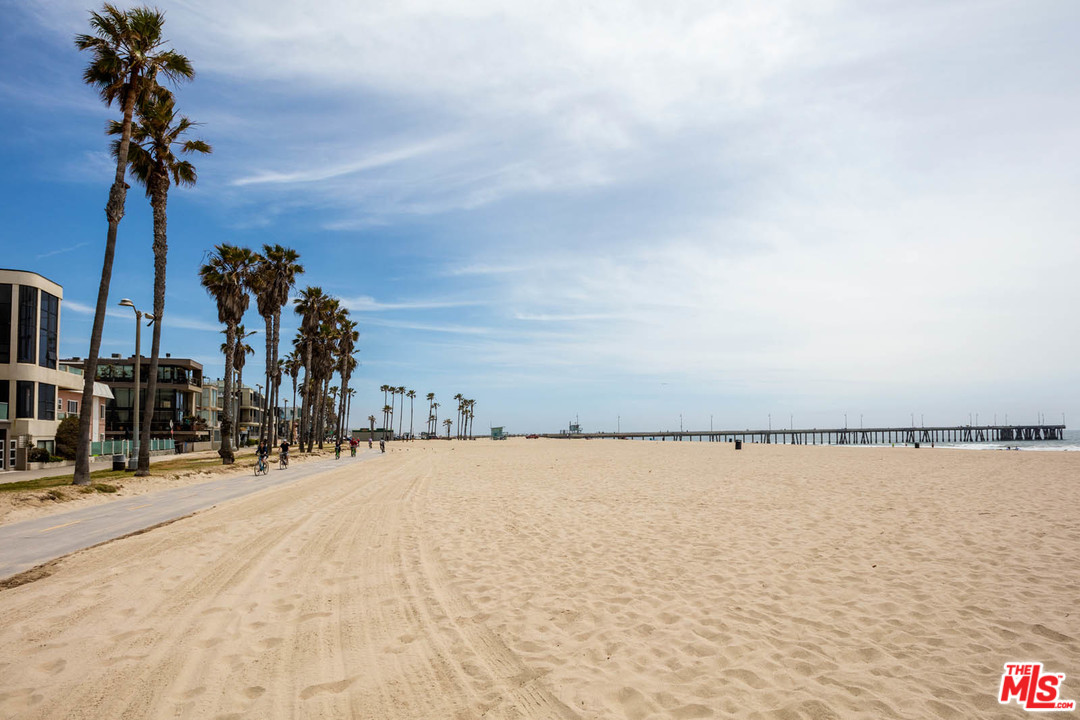 22 28th Avenue Venice, CA 90291 - Photo 5 of 18