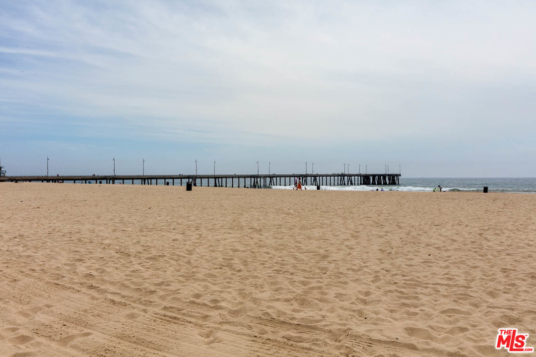 22 28th Avenue Venice, CA 90291 - Photo 6 of 18