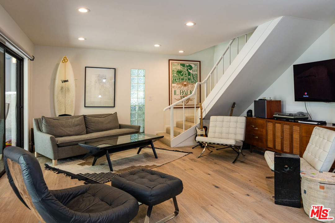 22 28th Avenue Venice, CA 90291 - Photo 9 of 18