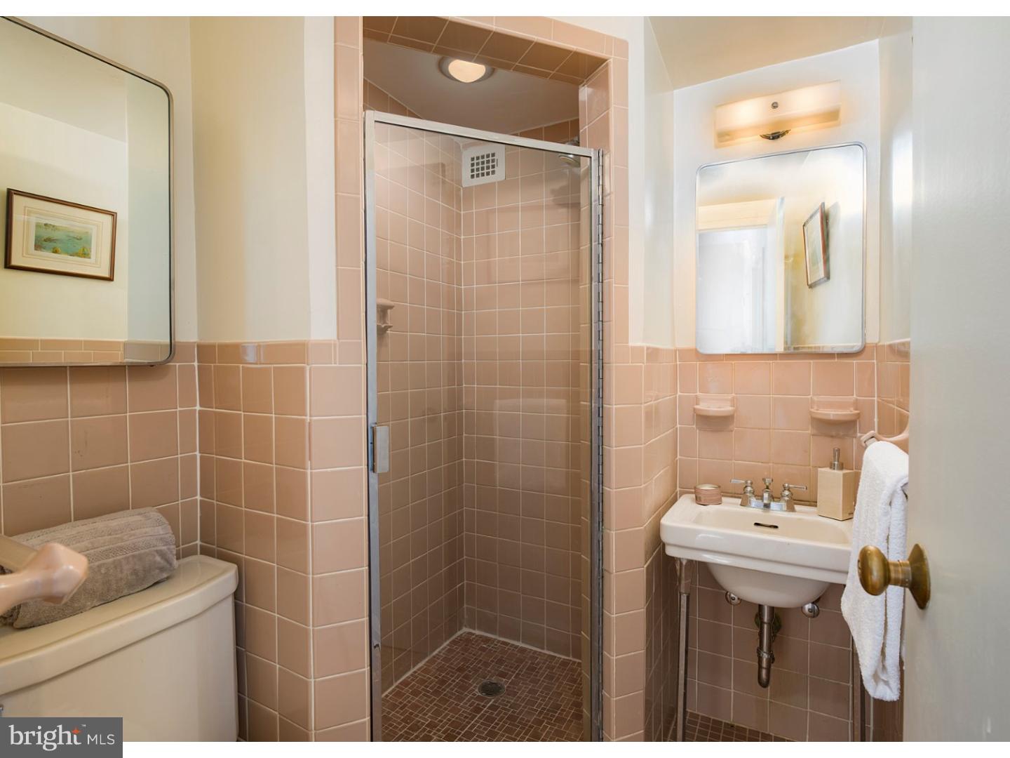 1810 Rittenhouse Square, Unit 1710 Philadelphia, PA 19103 - Photo 13 of 25