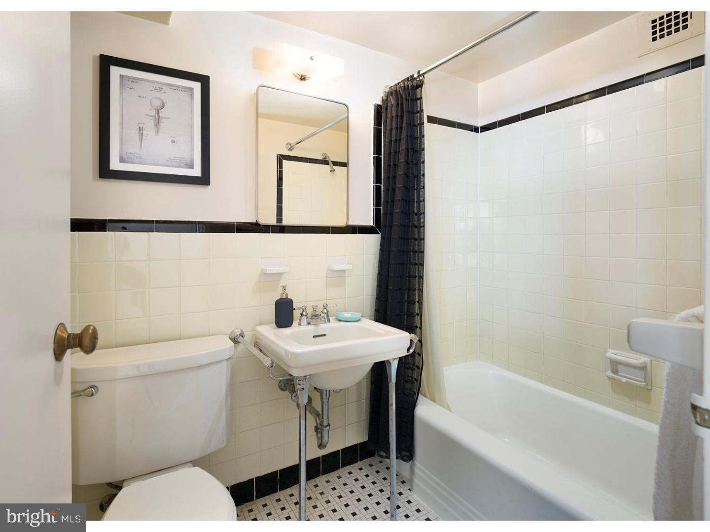 1810 Rittenhouse Square, Unit 1710 Philadelphia, PA 19103 - Photo 14 of 25