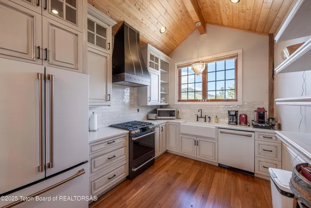 $7,850,000 | 30 Vista Road, Cora, WY 82925