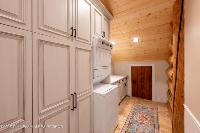 $7,850,000 | 30 Vista Road, Cora, WY 82925